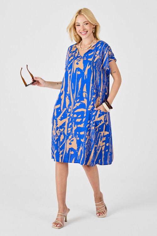 Mavi Desenli V Yaka Yarasa Kol Oversize Midi Elbise BCVL-254019