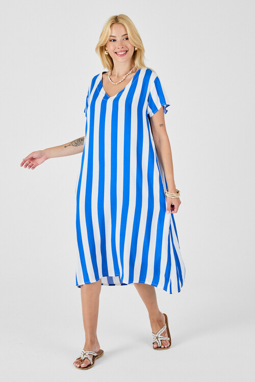 Mavi V Yaka Kısa Kollu Rahat Kesim Elbise BCVL-254003