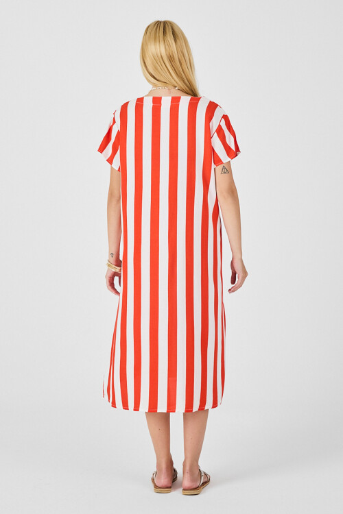 Mercan V Yaka Kısa Kollu Rahat Kesim Elbise BCVL-254003