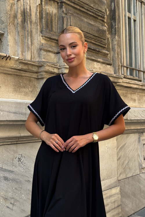 Siyah Asimetrik Kesim V Yaka Şeritli Rahat Kesim Viscon Elbise BCVL-25V082