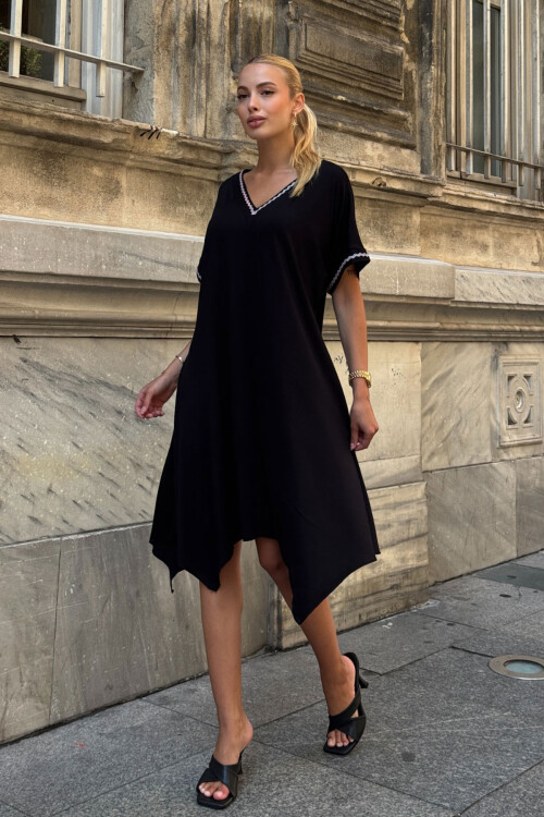 Siyah Asimetrik Kesim V Yaka Şeritli Rahat Kesim Viscon Elbise BCVL-25V082