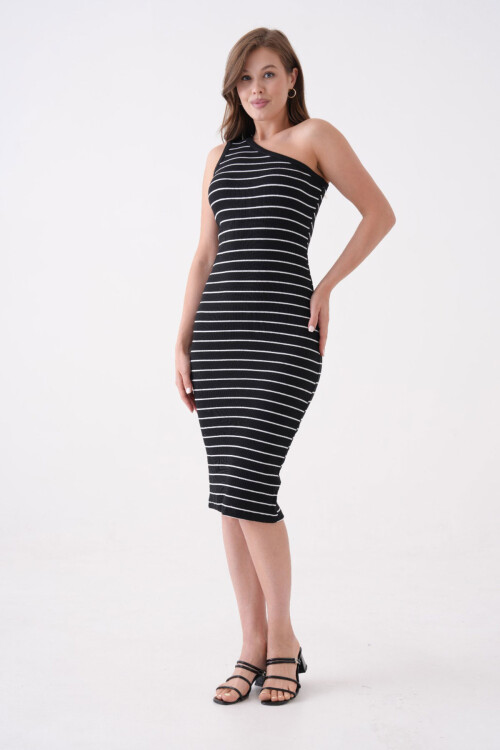 Siyah Beyaz Tek Omuz Vücudu Saran Örme Elbise BCPK-2510004 BCPK-2510004