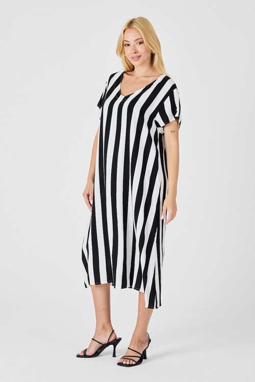 Siyah-Beyaz V Yaka Kısa Kollu Rahat Kesim Elbise BCVL-254003