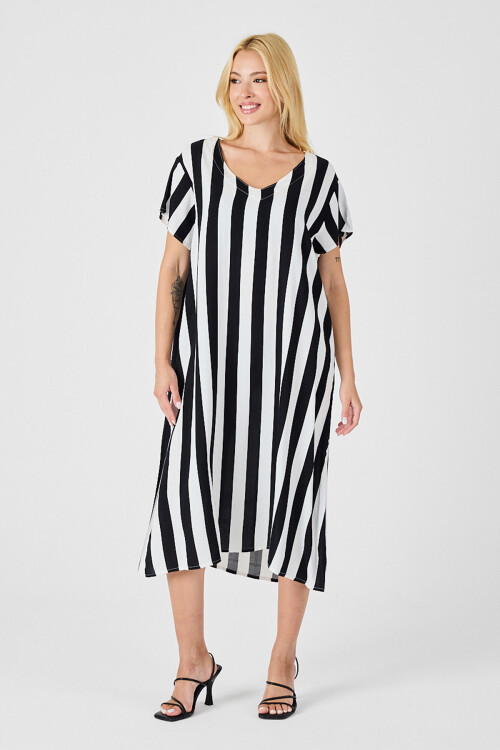 Siyah-Beyaz V Yaka Kısa Kollu Rahat Kesim Elbise BCVL-254003