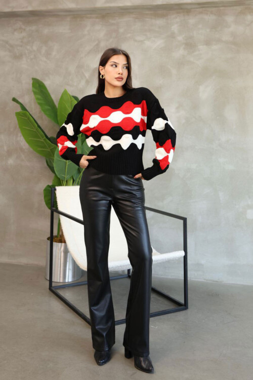 Siyah Bisiklet Yaka Kabartma Desenli Triko Kazak BCES-252034