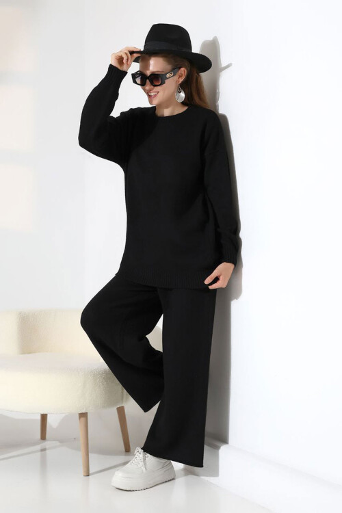 Siyah Bisiklet Yaka Kazak Ve Geniş Paça Pantolon Alt Üst Triko Takım BCES-252005