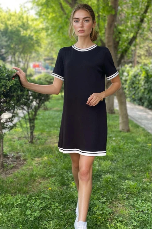 Siyah Bisiklet Yaka Ribana Şeritli Rahat Kalıp Viscon Elbise BCVL-2530002