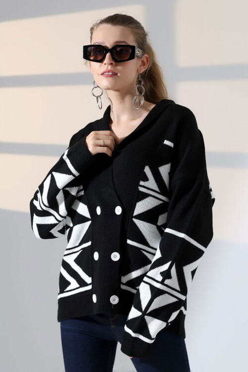 Siyah Çift Düğme Detaylı Desenli Triko Hırka BCES-252021