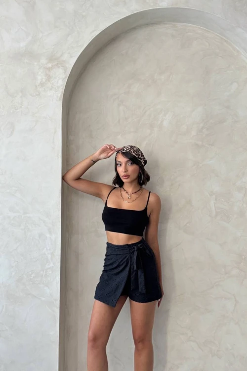 Siyah Dokuma Güpürlü Astarlı Şort Etek BCHN-25255075