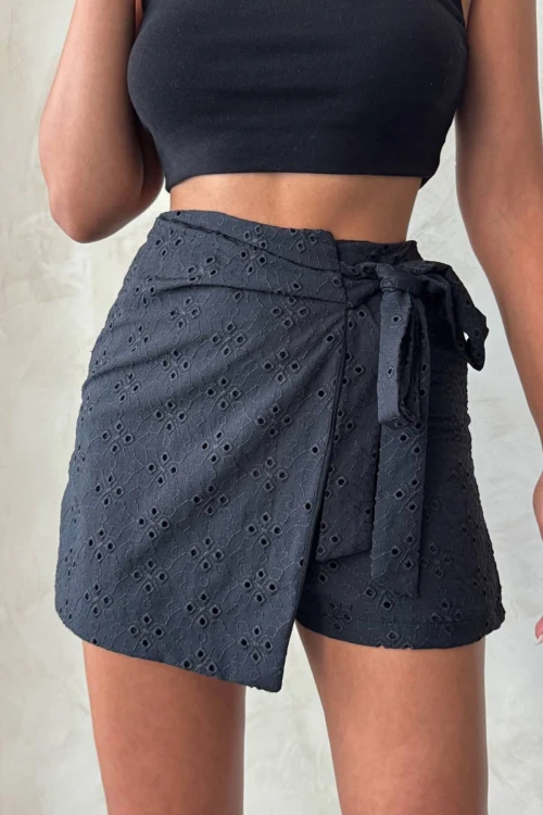 Siyah Dokuma Güpürlü Astarlı Şort Etek BCHN-25255075