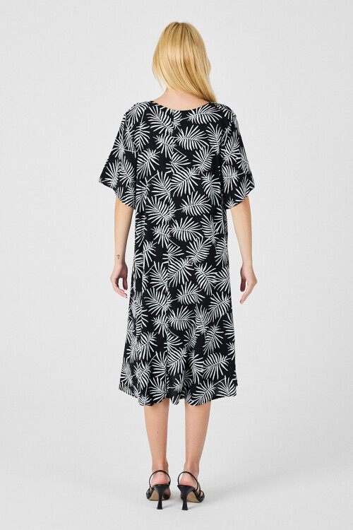 Siyah Geniş Yaka Desenli Midi Boy Elbise BCVL-254009