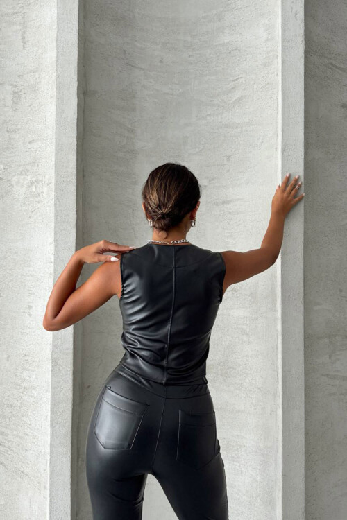 Siyah Kaplama Düğmeli Suni Deri Tasarım Yelek BCHN-25W26397