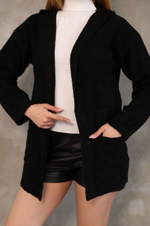 Siyah Kapüşonlu Çift Cepli Yumuşak Dokulu Triko Hırka BCES-252016