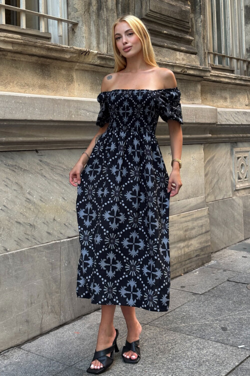 Siyah Kare Yaka Beli Çiçek Desenli Dokuma Yazlık Elbise BCVL-25V095-1