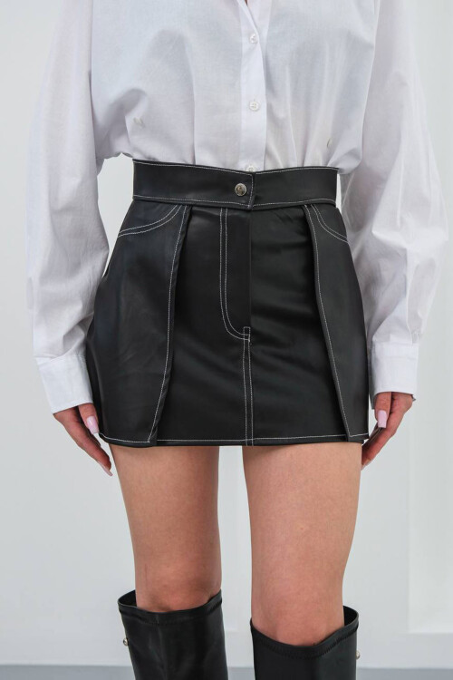 Siyah Kontrast Dikiş Detaylı Şort Etek BCHN-25W260015