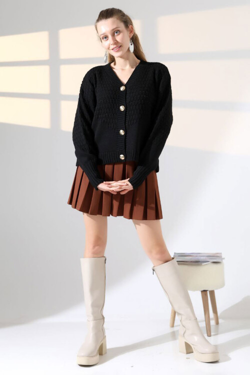 Siyah Motif Desenli Düğmeli Triko Hırka BCES-252027