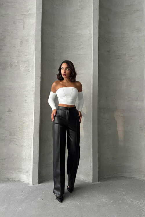 Siyah Önü Dikiş Detaylı Suni Deri Palazzo Pantolon BCHN-2526654