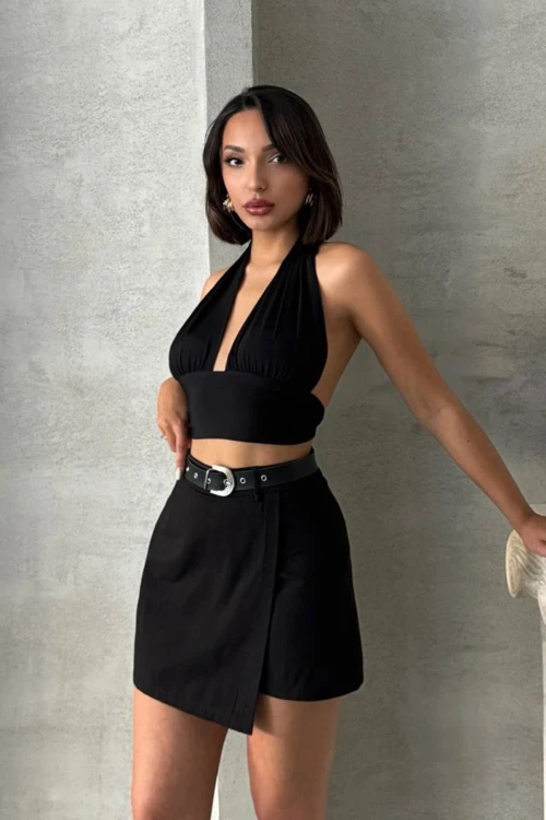 Siyah Önü Kapaklı Gabardin Kemerli Şort Etek BCHN-25250507