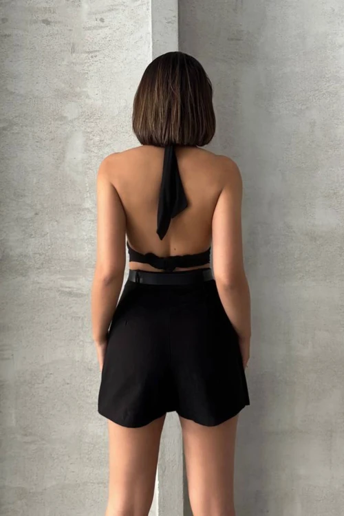 Siyah Önü Kapaklı Gabardin Kemerli Şort Etek BCHN-25250507