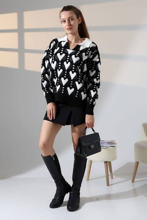 Siyah Polo Yaka Kalp Desenli Triko Kazak BCES-252026