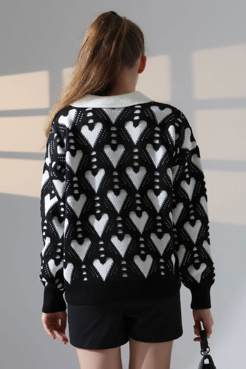 Siyah Polo Yaka Kalp Desenli Triko Kazak BCES-252026