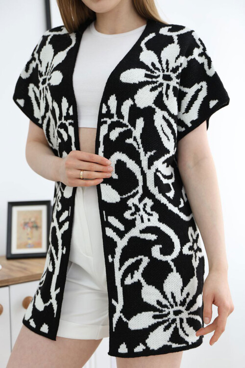 Siyah Yarım Kol Desenli Triko Hırka BCES-252007