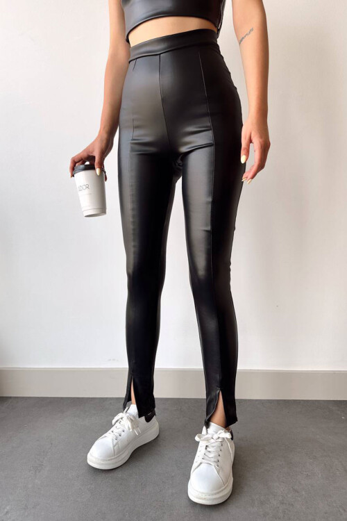 Siyah Yırtmaçlı Suni Deri Stretch Fit Tayt BCHN-2526630