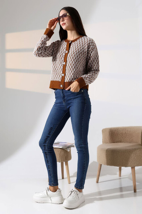 Tarçın Kahve Kare Çizgi Desenli Düğmeli Triko Hırka BCES-252004