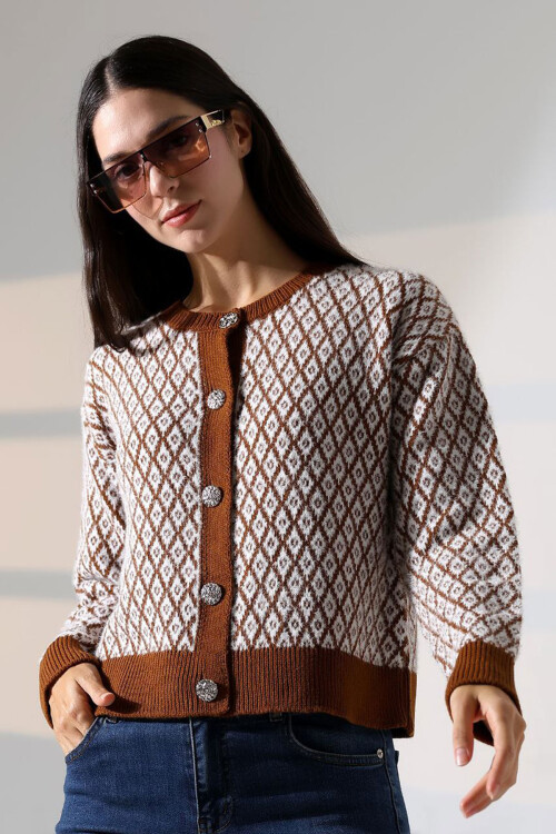 Tarçın Kahve Kare Çizgi Desenli Düğmeli Triko Hırka BCES-252004