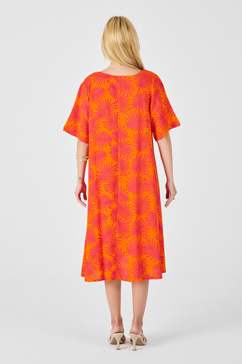 Turuncu Geniş Yaka Desenli Midi Boy Elbise BCVL-254009