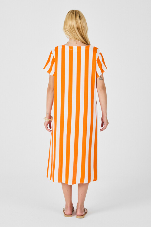 Turuncu V Yaka Kısa Kollu Rahat Kesim Elbise BCVL-254003