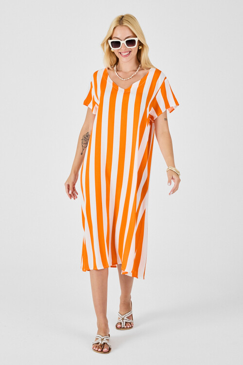 Turuncu V Yaka Kısa Kollu Rahat Kesim Elbise BCVL-254003