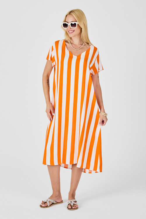 Turuncu V Yaka Kısa Kollu Rahat Kesim Elbise BCVL-254003