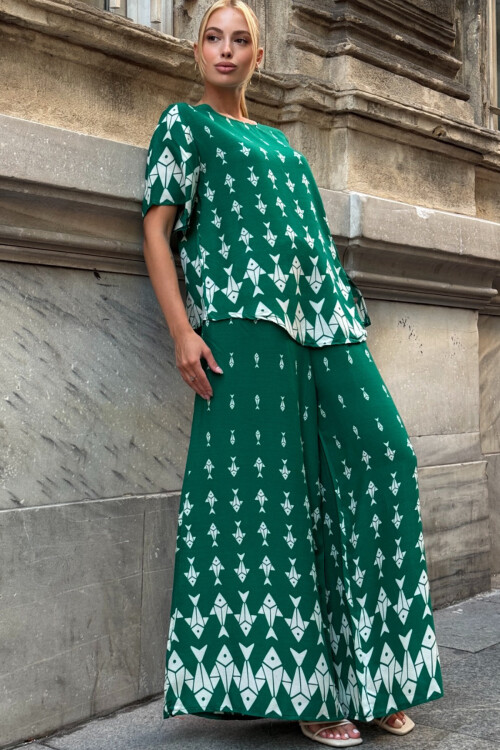 Yeşil Bisiklet Yaka Desenli Bluz Ve Pantolon Takım BCVL-254002