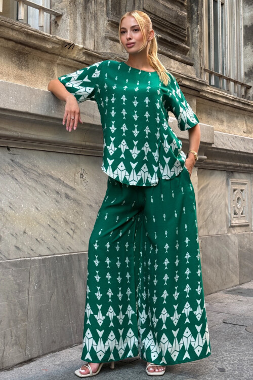 Yeşil Bisiklet Yaka Desenli Bluz Ve Pantolon Takım BCVL-254002