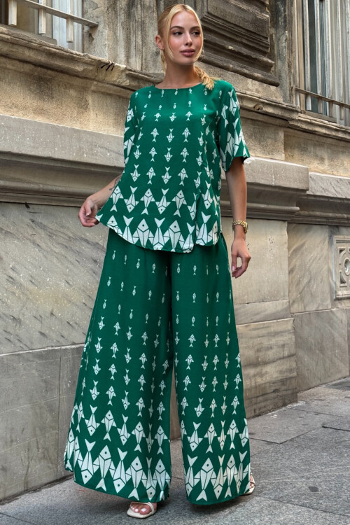 Yeşil Bisiklet Yaka Desenli Bluz Ve Pantolon Takım BCVL-254002