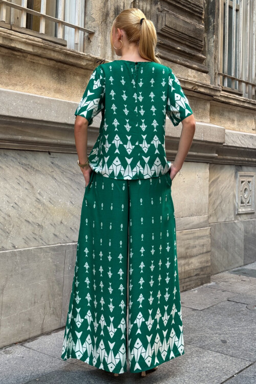 Yeşil Bisiklet Yaka Desenli Bluz Ve Pantolon Takım BCVL-254002