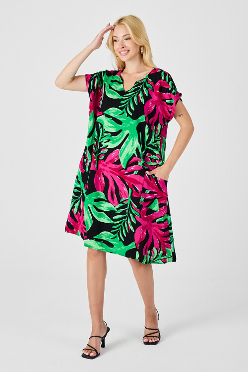 Yeşil-Fuşya Tropik Desenli V Yaka Rahat Kesim Elbise BCVL-254020