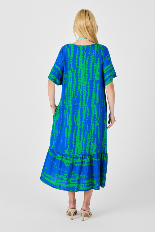 Yeşil Mavi Batik Desenli V Yaka Eteği Volanlı Oversize Elbise BCVL-254023