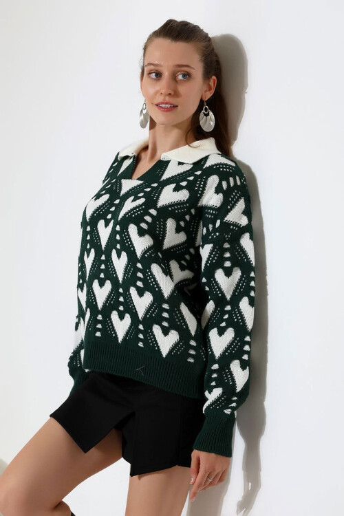 Yeşil Polo Yaka Kalp Desenli Triko Kazak BCES-252026