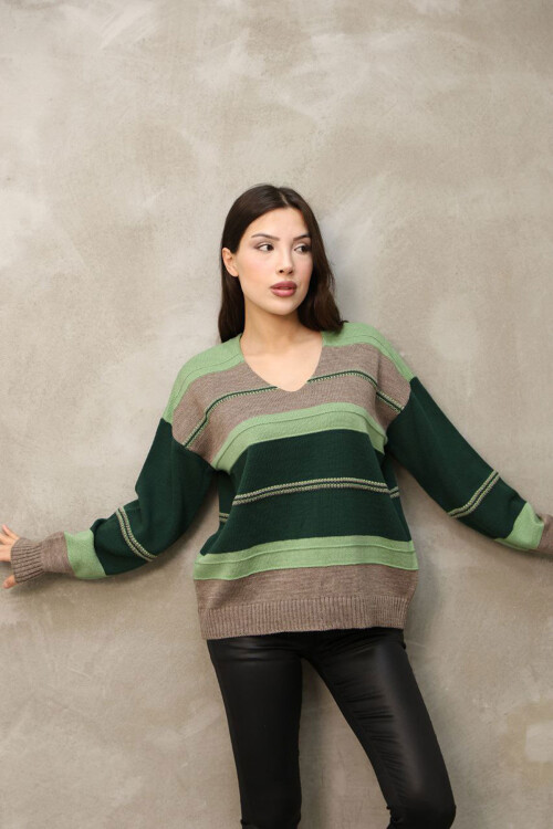 Yeşil V Yaka Çizgi Bloklu Triko Kazak BCES-252018