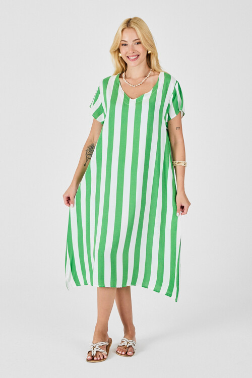 Yeşil V Yaka Kısa Kollu Rahat Kesim Elbise BCVL-254003