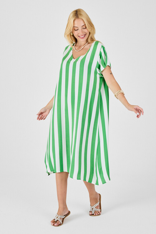 Yeşil V Yaka Kısa Kollu Rahat Kesim Elbise BCVL-254003