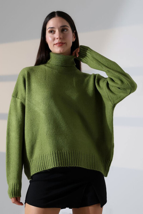 Zeytin Yeşili Boğazlı Yumuşak Dokulu Triko Kazak BCES-252023