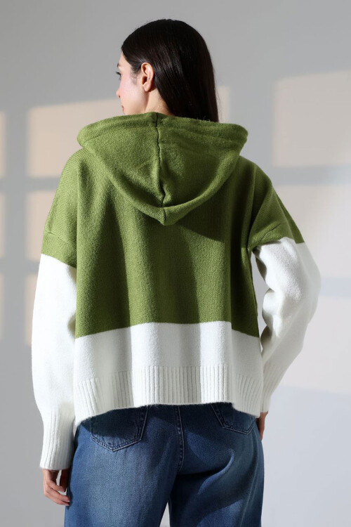 Zeytin Yeşili Renk Bloklu Kapüşonlu Düğmeli Triko Hırka BCES-252017