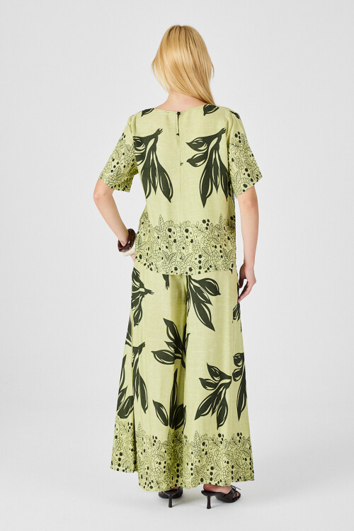 Zeytin Yeşili Yaprak Desenli Oversize Bluz Ve Bol Paça Pantolon Takım BCVL-254029