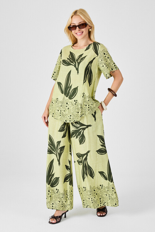 Zeytin Yeşili Yaprak Desenli Oversize Bluz Ve Bol Paça Pantolon Takım BCVL-254029