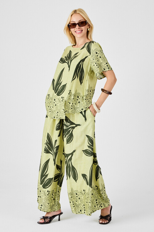 Zeytin Yeşili Yaprak Desenli Oversize Bluz Ve Bol Paça Pantolon Takım BCVL-254029