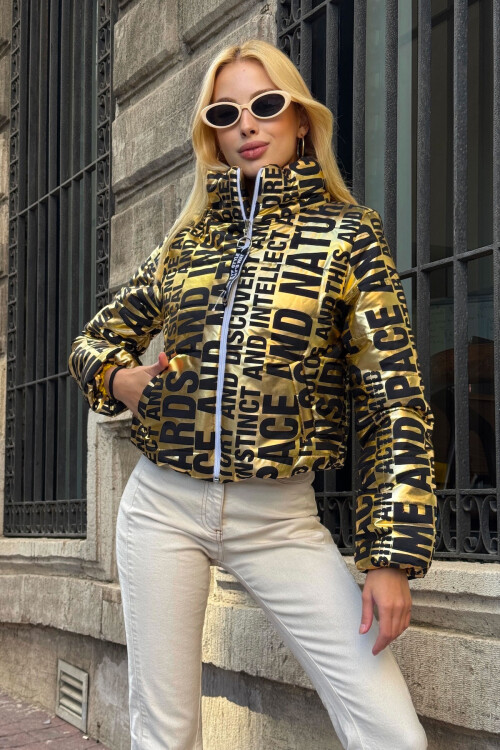 Altın Sarısı Yazılı Şişme Mont BCVL-25N031