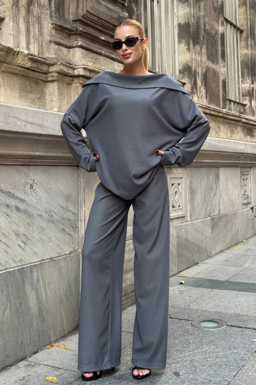 Antrasit Düşük Yaka Rahat Kesim Yumuşak Dokulu Bluz Ve Pantolon Alt Üst Takım BCVL-25V234